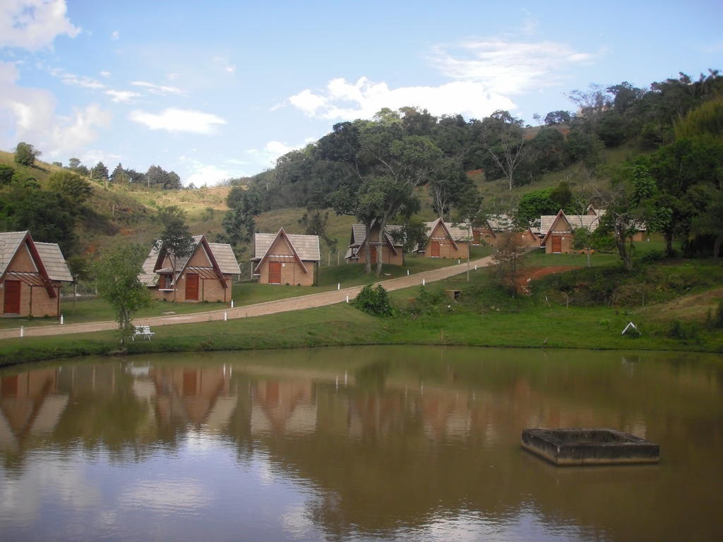 Pousada Villa Di Carpi Monte Sião Exterior foto